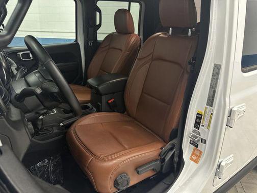 2022 Jeep Gladiator Willys 4x4