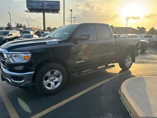 Diamond Black Crystal Pearlcoat 2023 RAM 1500 Big Horn/Lone Star