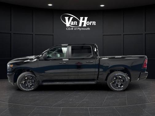 Diamond Black Crystal Pearlcoat 2026 RAM 1500 Express