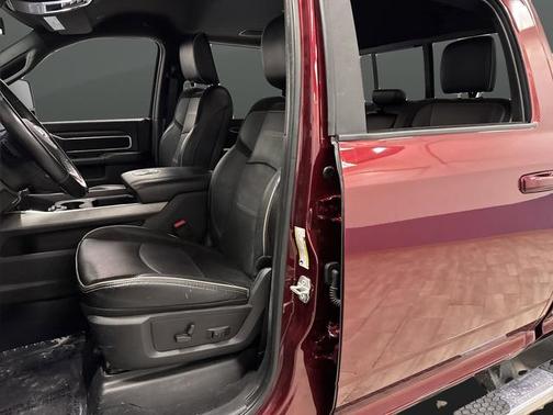 2024 RAM 3500 Laramie Crew Cab 4x4 6'4' Box