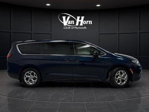 2024 Chrysler Pacifica Limited