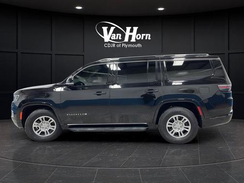 Diamond Black Crystal Pearlcoat 2023 Jeep Wagoneer Series I 4x4