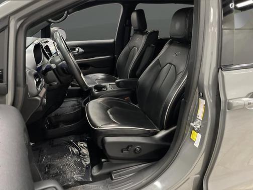 2020 Chrysler Pacifica Hybrid Limited