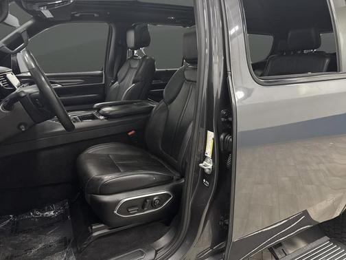 2022 Jeep Wagoneer Series III 4x4