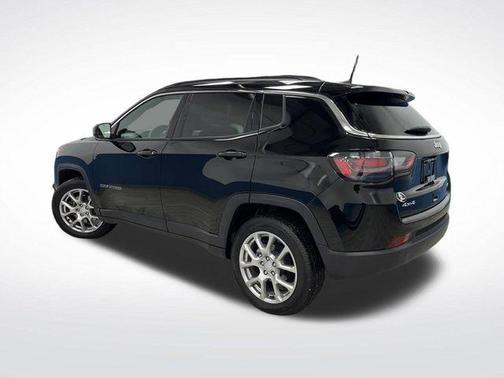 2024 Jeep Compass Latitude Lux