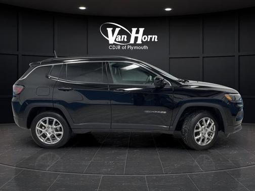 2024 Jeep Compass Latitude Lux