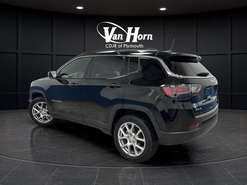 2024 Jeep Compass Latitude Lux