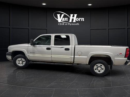 2004 Chevrolet Silverado 2500 LS H/D Crew Cab