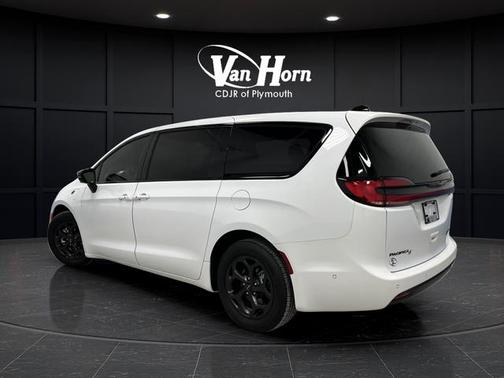 2024 Chrysler Pacifica Hybrid S Appearance Pkg