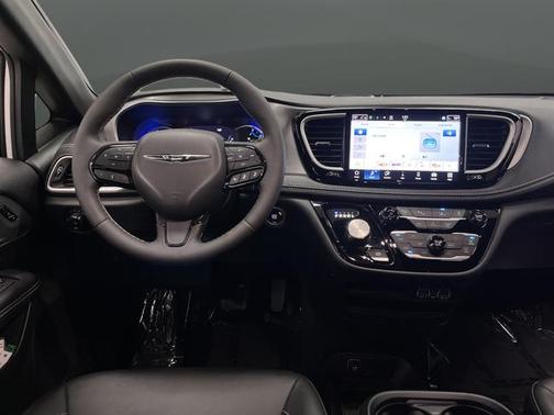 2024 Chrysler Pacifica Hybrid S Appearance Pkg