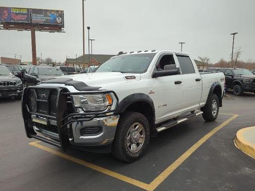 2021 RAM 2500 Tradesman Crew Cab 4x4 6'4' Box