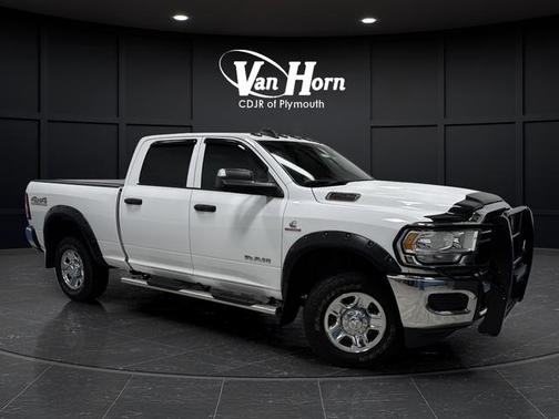 2021 RAM 2500 Tradesman Crew Cab 4x4 6'4' Box