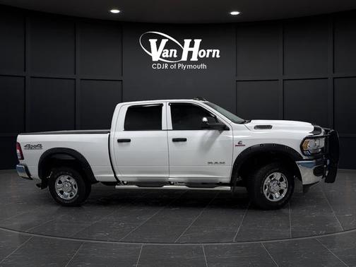 2021 RAM 2500 Tradesman Crew Cab 4x4 6'4' Box