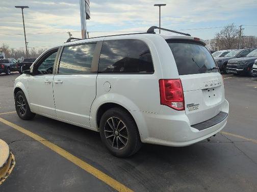 White Knuckle Clearcoat 2018 Dodge Grand Caravan SE
