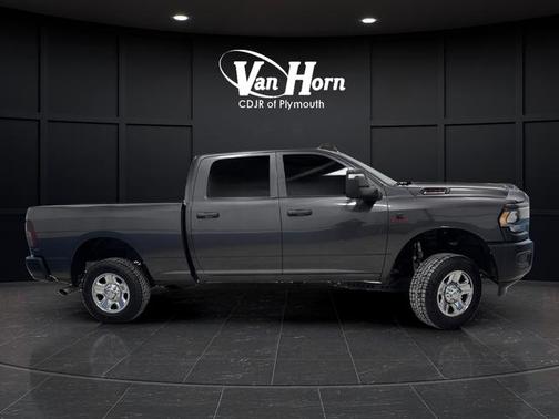 2023 RAM 2500 Tradesman Crew Cab 4x4 6'4' Box