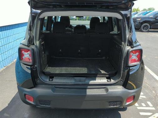 2023 Jeep Renegade Altitude