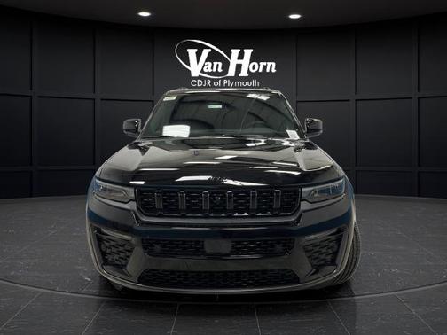 High Gloss Black 2027 Jeep Grand Cherokee Limited