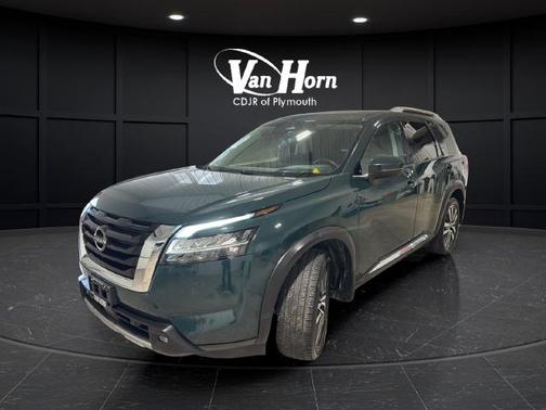 Obsidian Green Pearl 2022 Nissan Pathfinder Platinum 4WD