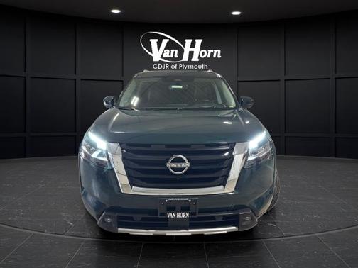 Obsidian Green Pearl 2022 Nissan Pathfinder Platinum 4WD