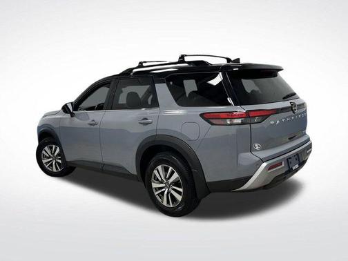 2022 Nissan Pathfinder SL 4WD