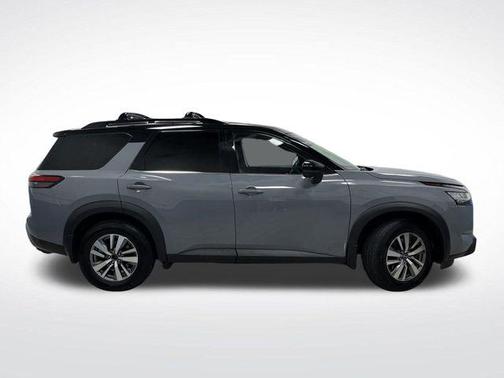 2022 Nissan Pathfinder SL 4WD
