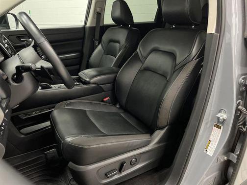 2022 Nissan Pathfinder SL 4WD