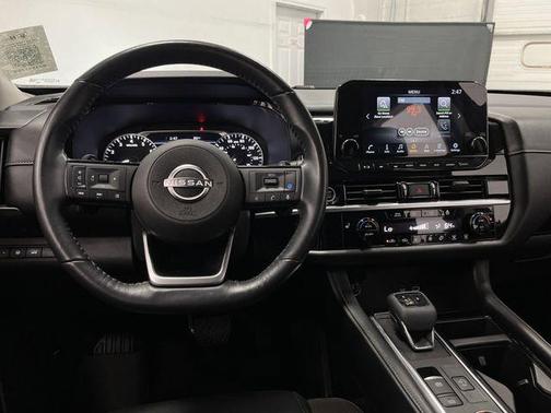 2022 Nissan Pathfinder SL 4WD