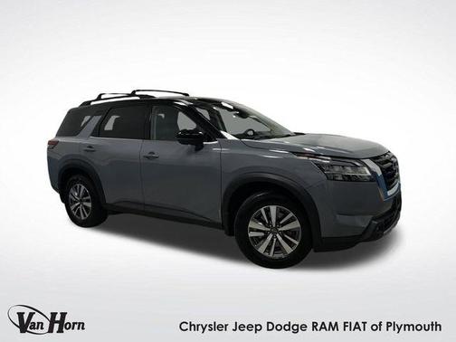 2022 Nissan Pathfinder SL 4WD
