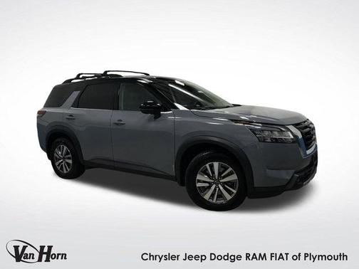 2022 Nissan Pathfinder SL 4WD