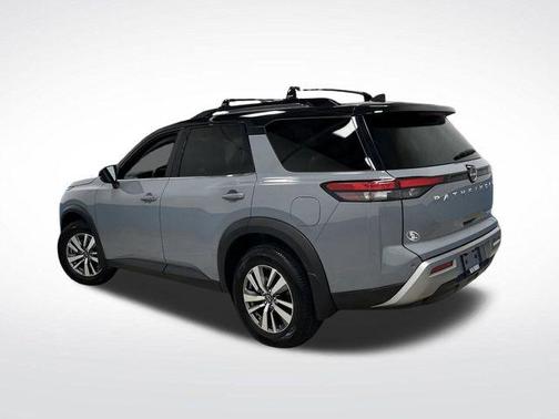 2022 Nissan Pathfinder SL 4WD