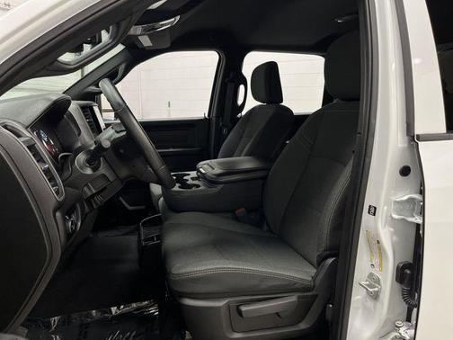 2024 RAM 2500 Tradesman Crew Cab 4x4 6'4' Box