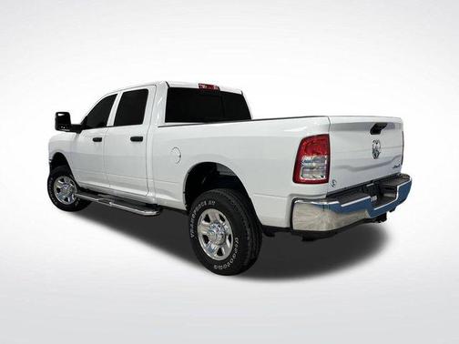 2024 RAM 2500 Tradesman Crew Cab 4x4 6'4' Box