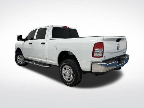 2024 RAM 2500 Tradesman Crew Cab 4x4 6'4' Box