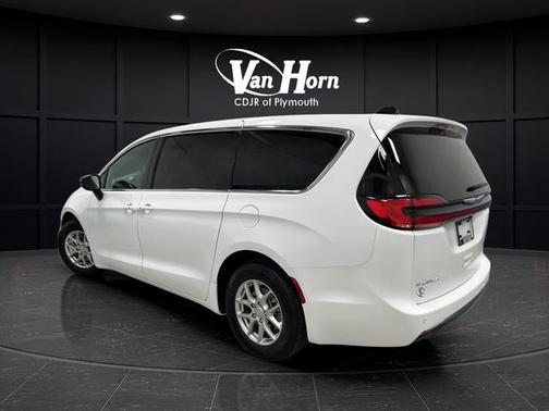 Bright White Clearcoat 2026 Chrysler Pacifica L