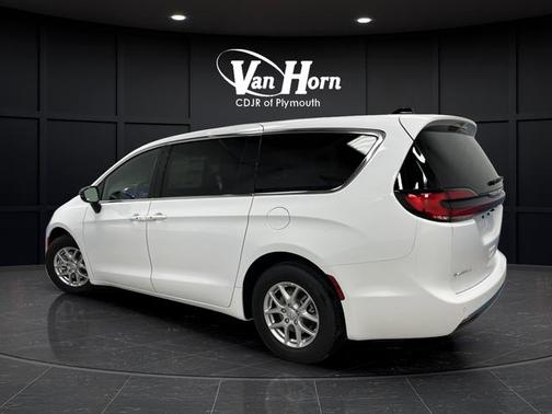 Bright White Clearcoat 2026 Chrysler Pacifica L