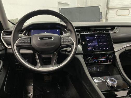 2021 Jeep Grand Cherokee L Laredo