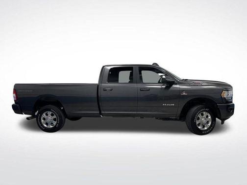 2022 RAM 3500 Big Horn Crew Cab 4x4 8' Box
