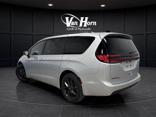 2026 Chrysler Pacifica L