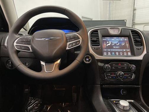 2023 Chrysler 300 Touring