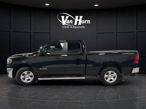 Diamond Black Crystal Pearlcoat 2025 RAM 1500 Big Horn/Lone Star