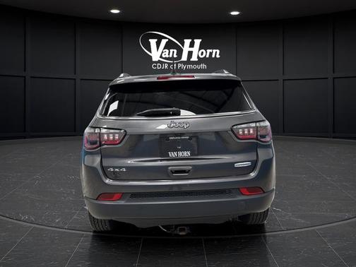Granite Crystal Metallic Clearcoat 2023 Jeep Compass Latitude
