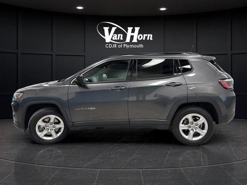 Granite Crystal Metallic Clearcoat 2023 Jeep Compass Latitude