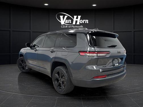 Baltic Gray Metallic Clearcoat 2023 Jeep Grand Cherokee L Altitude
