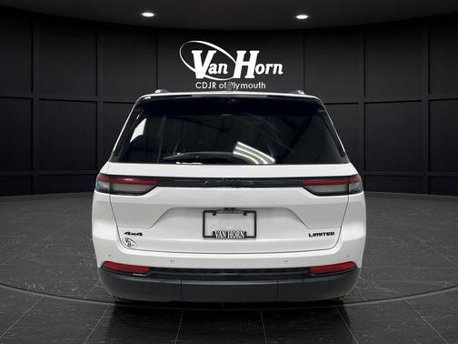 Bright White Clearcoat 2024 Jeep Grand Cherokee Limited