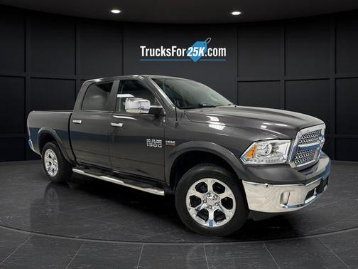 Granite Crystal Metallic Clearcoat 2017 RAM 1500 Laramie