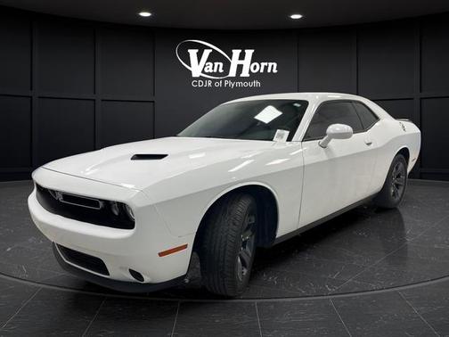 White Knuckle Clearcoat 2019 Dodge Challenger SXT