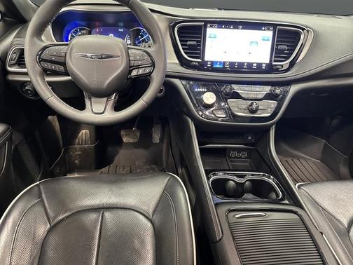 2022 Chrysler Pacifica Hybrid Limited