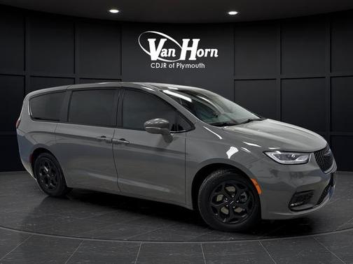 2022 Chrysler Pacifica Hybrid Limited
