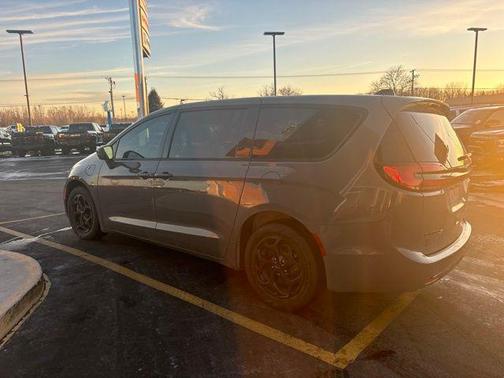 2022 Chrysler Pacifica Hybrid Limited