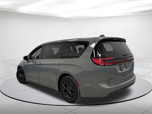 2022 Chrysler Pacifica Hybrid Limited